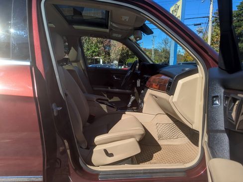 Used 2010 Mercedes-Benz GLK 350 4MATIC image 32