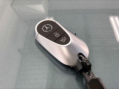 Used 2026 Mercedes-Benz GLC 300 4MATIC image 13