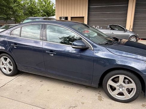 Used 2012 Volvo S60 T5 w/ Climate Pkg FWD image 15