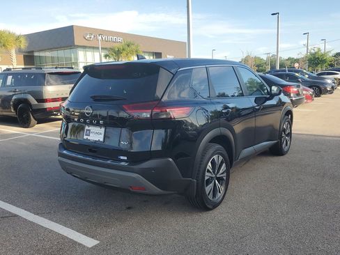 Used 2023 Nissan Rogue SV image 7