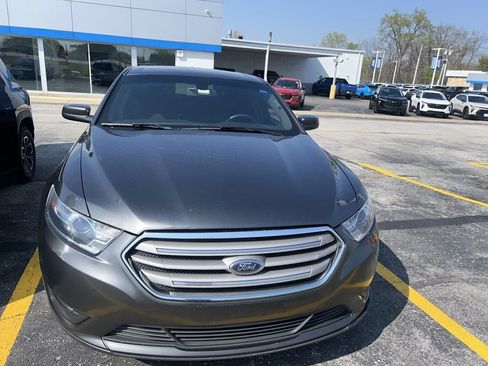 Used 2017 Ford Taurus SEL FWD image 2