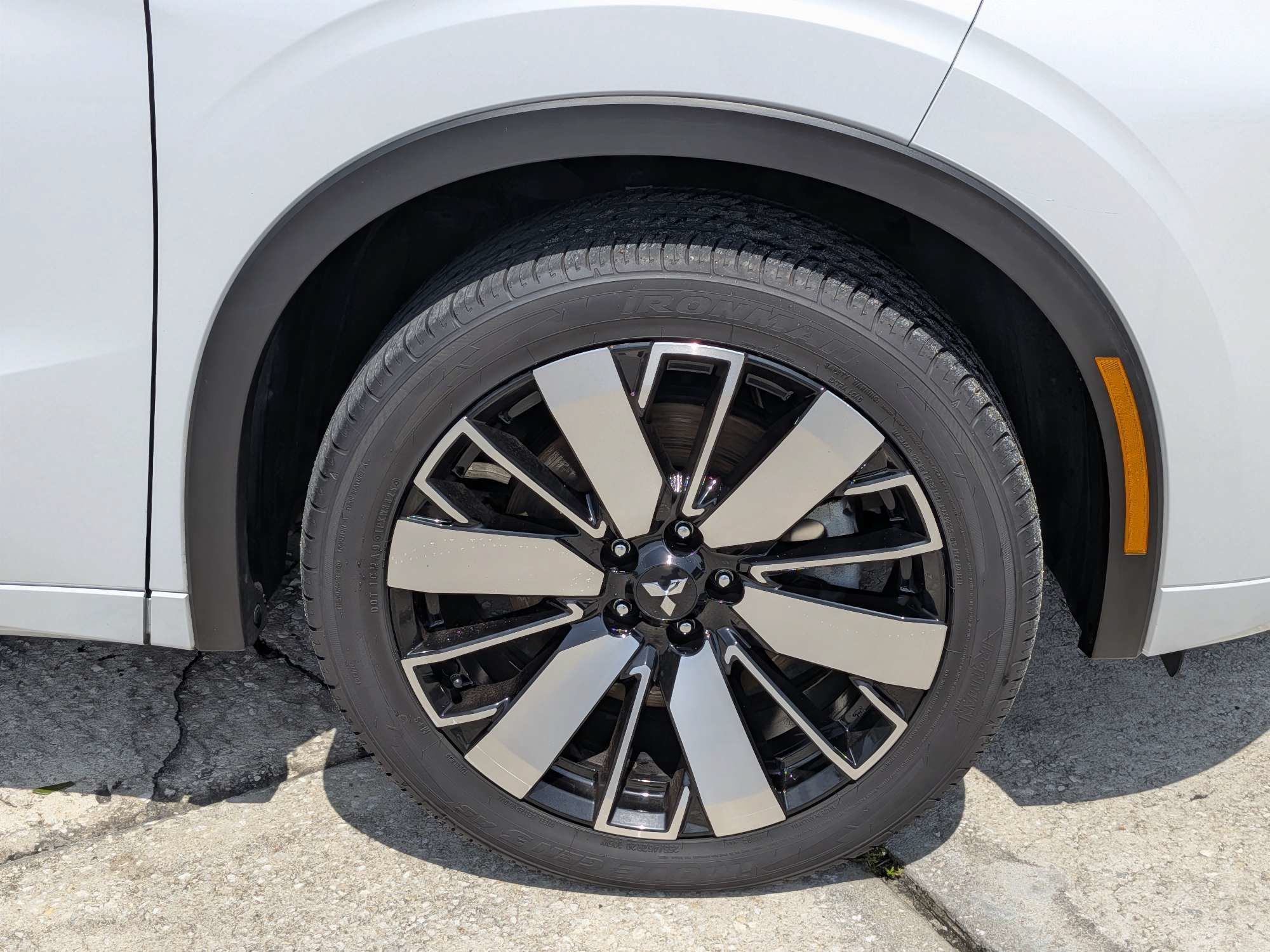 Used 2025 Mitsubishi Outlander SEL FWD image 12