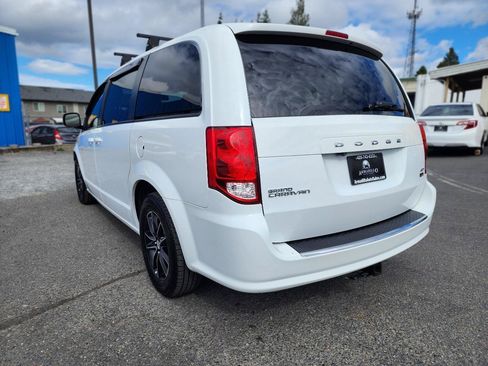 Used 2018 Dodge Grand Caravan GT FWD image 7