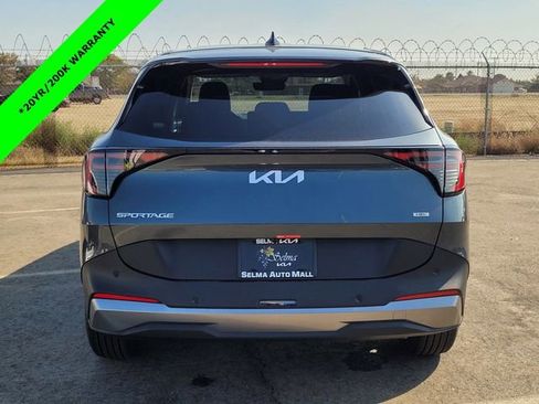 New 2026 Kia Sportage LX image 5