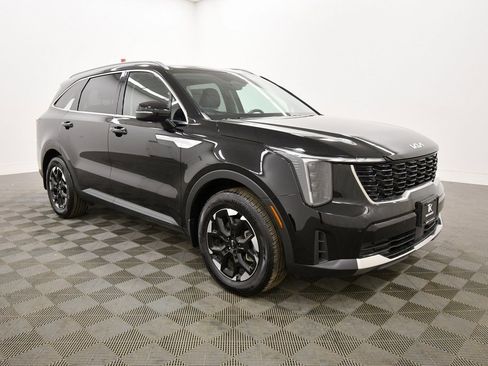 Certified 2025 Kia Sorento S image 10