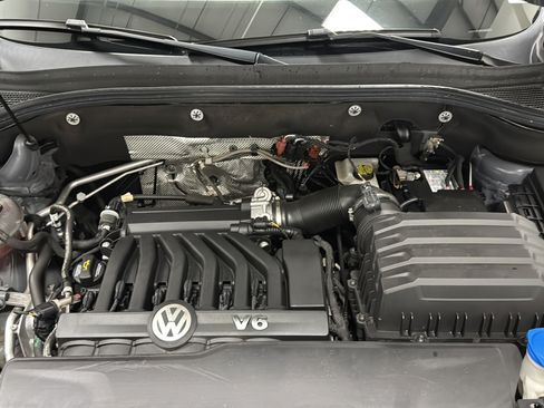 Used 2021 Volkswagen Atlas Cross Sport SEL R-Line w/ Luggage Net & Mats Package AWD/4WD image 28