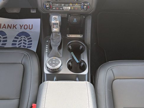 New 2025 Ford Bronco Outer Banks w/ Sasquatch Package image 19