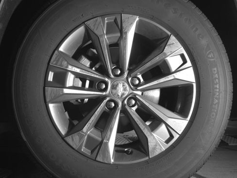 Used 2025 Chevrolet Equinox LT FWD image 12