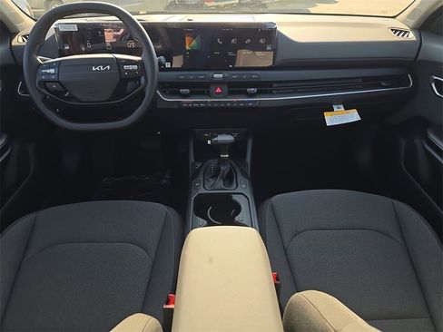 New 2025 Kia K4 LXS image 14