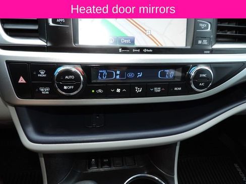 Used 2019 Toyota Highlander XLE FWD image 28