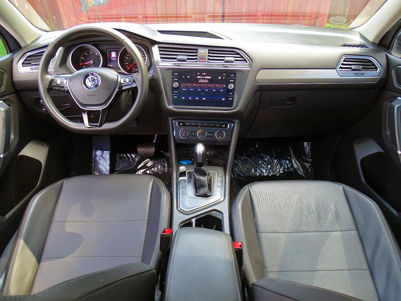 Used 2020 Volkswagen Tiguan SE w/ Panoramic Sunroof Package FWD image 27