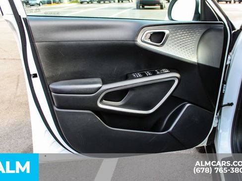 Used 2025 Kia Soul LX image 31