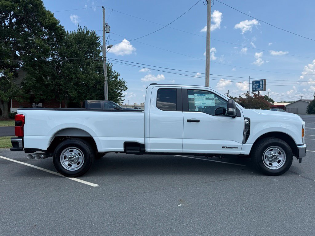 New 2025 Ford F350 XL w/ 360-Degree Camera Package RWD image 2