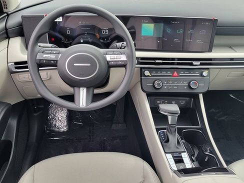 New 2026 Hyundai Tucson SE image 4