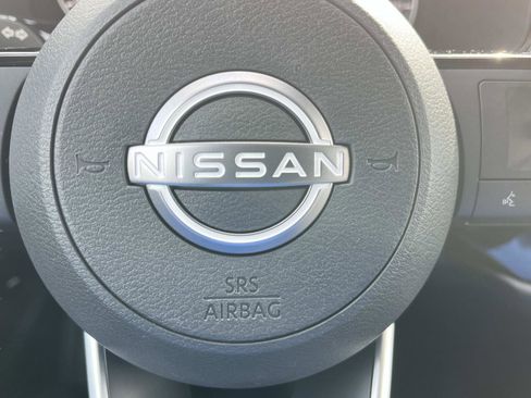 Used 2022 Nissan Pathfinder SL w/ SL Black Package image 33