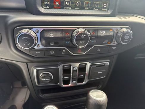 Used 2022 Jeep Wrangler Unlimited Sport AWD/4WD image 28