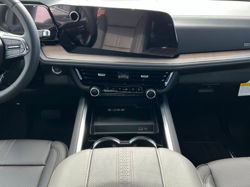 New 2026 Chevrolet Suburban High Country image 14