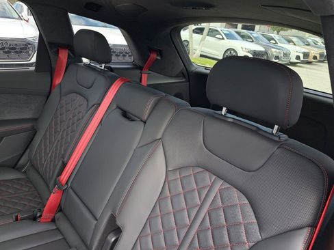 New 2026 Audi SQ7 Prestige image 27