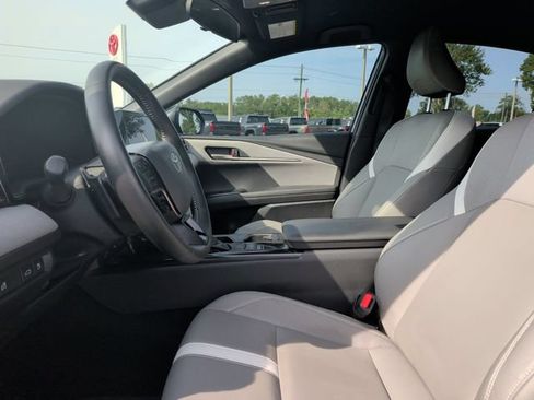 Used 2025 Toyota Camry SE FWD image 16