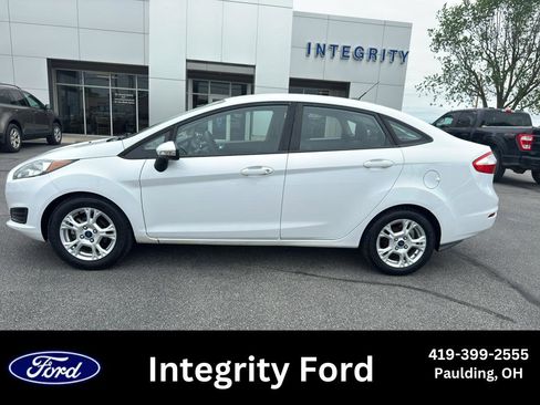 Used 2015 Ford Fiesta SE FWD image 1