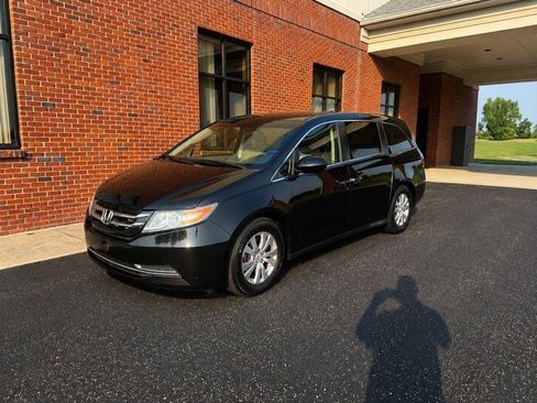 Used 2017 Honda Odyssey EX image 1