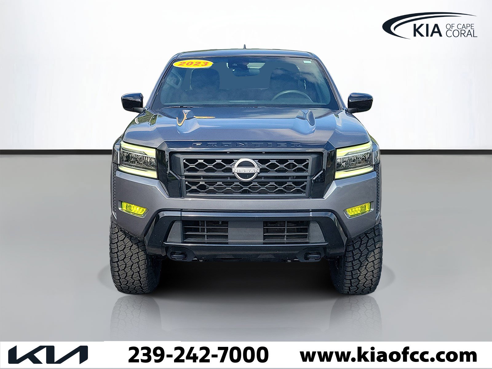 Used 2023 Nissan Frontier SV w/ Midnight Edition Package AWD/4WD image 2