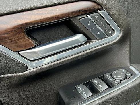 Certified 2024 GMC Sierra 2500 SLT w/ SLT Convenience Package image 19