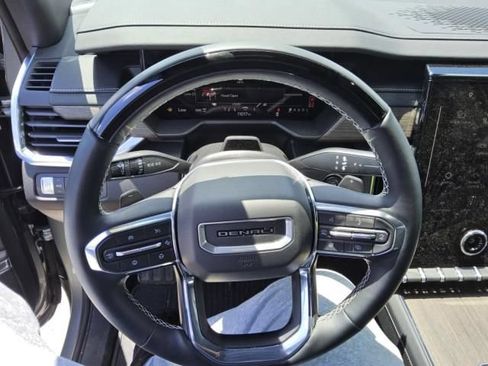 Used 2025 GMC Acadia Denali w/ Super Cruise Package AWD/4WD image 3