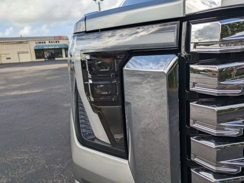 New 2026 GMC Sierra 2500 Denali w/ Denali Reserve Package AWD/4WD image 10