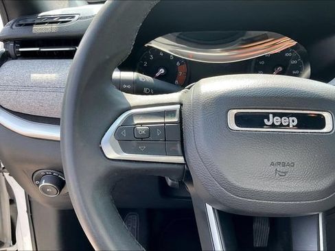 Used 2024 Jeep Compass Latitude AWD/4WD image 11