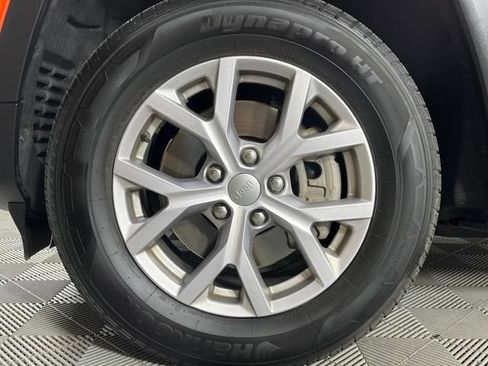 Used 2022 Jeep Grand Cherokee L Limited AWD/4WD image 9