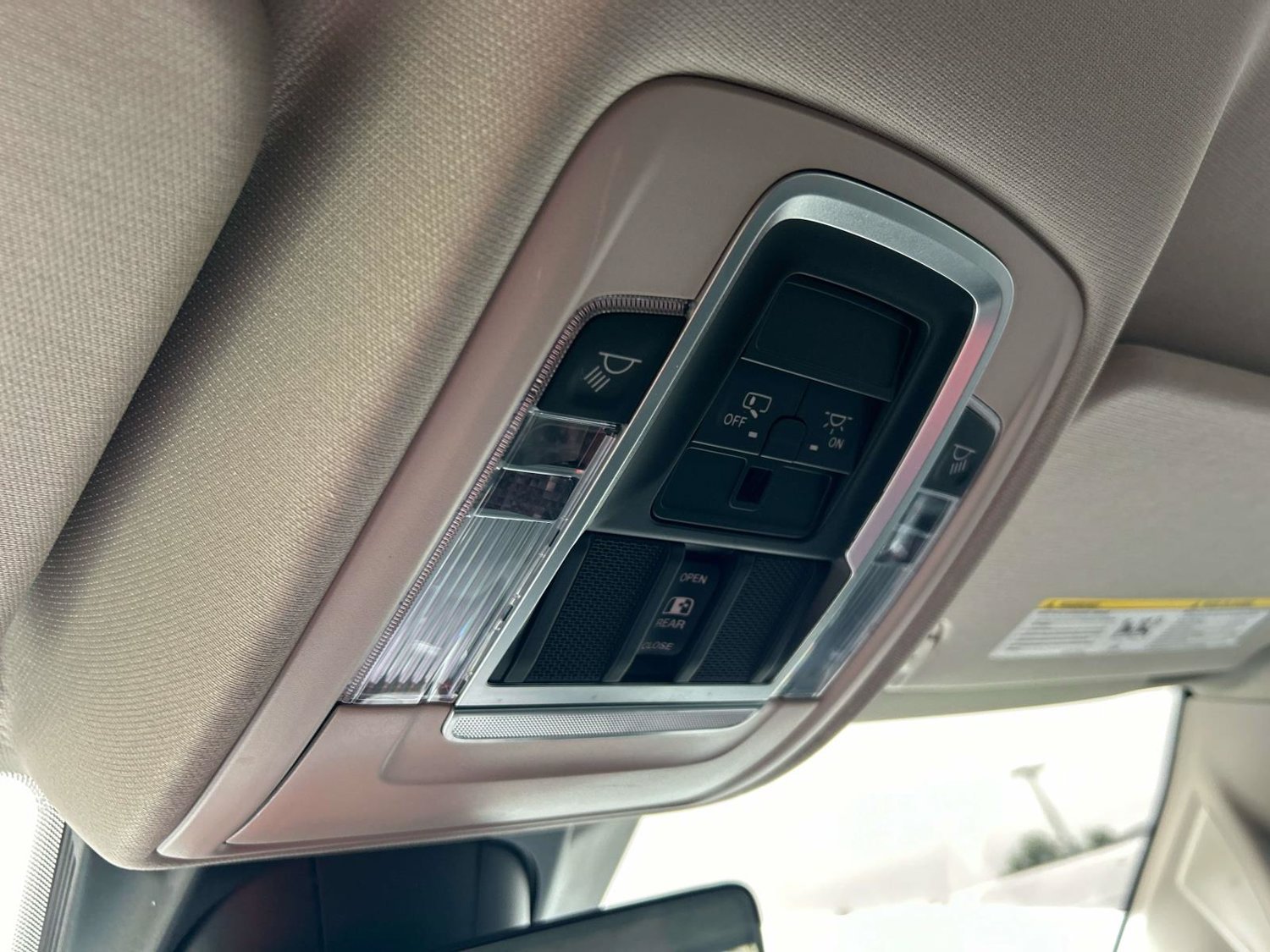 Used 2022 RAM 1500 Laramie AWD/4WD image 42