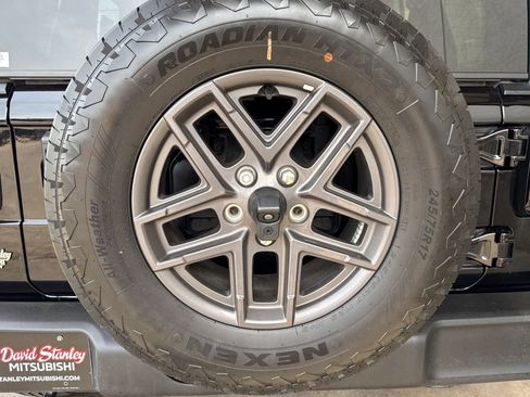 Used 2024 Jeep Wrangler Unlimited Sport AWD/4WD image 42