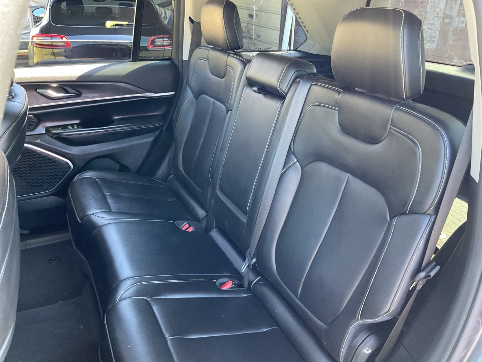 Used 2023 Jeep Grand Cherokee 4WD 4xe image 18