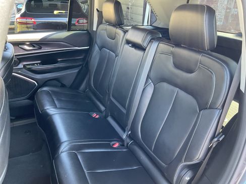 Used 2023 Jeep Grand Cherokee 4WD 4xe image 18