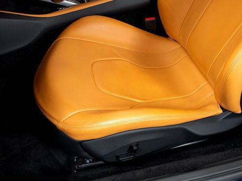 Used 2019 Ferrari Portofino image 22