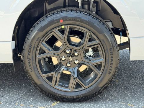 New 2026 Ford Maverick Lobo AWD/4WD image 17