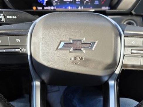 Used 2024 Chevrolet Colorado ZR2 w/ Technology Package image 16