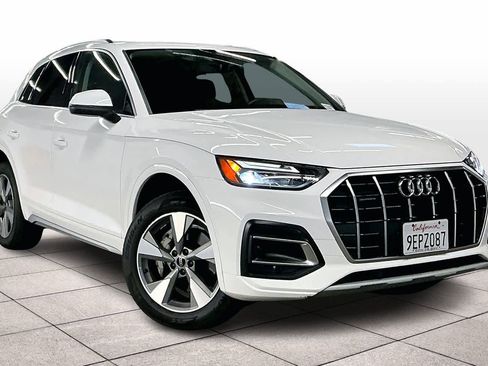 Used 2023 Audi Q5 2.0T Premium w/ Convenience Package image 2