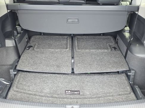 Used 2023 Volkswagen Tiguan SE image 7
