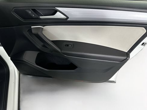 Used 2024 Volkswagen Tiguan S image 31