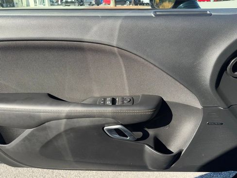 Used 2019 Dodge Challenger R/T Scat Pack w/ Stars & Stripes Edition image 23