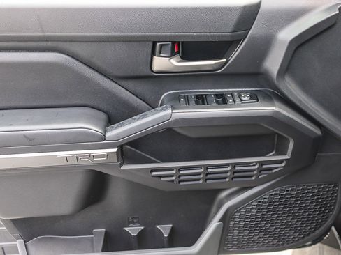 Used 2024 Toyota Tacoma TRD Sport image 21