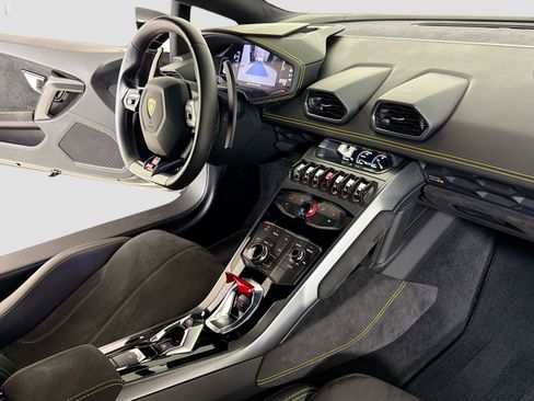 Used 2018 Lamborghini Huracan LP 580-2 RWD image 26