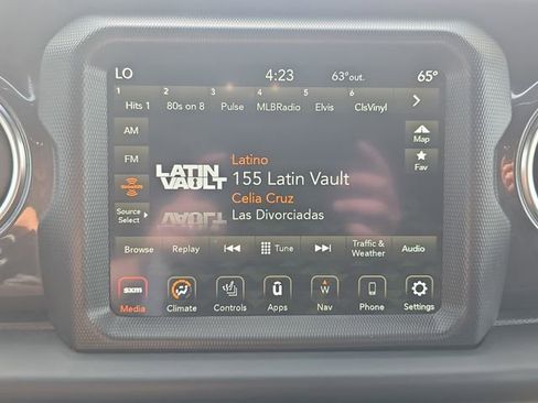 Used 2022 Jeep Wrangler Unlimited Sahara AWD/4WD image 20
