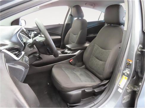 Used 2018 Chevrolet Volt LT image 7