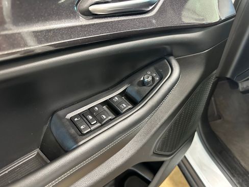 Used 2023 Jeep Grand Cherokee L Laredo image 11