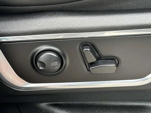 Used 2025 RAM 1500 Laramie AWD/4WD image 28
