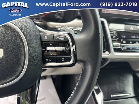 Used 2022 Kia Sorento EX w/ Panoramic Sunroof Package FWD image 24