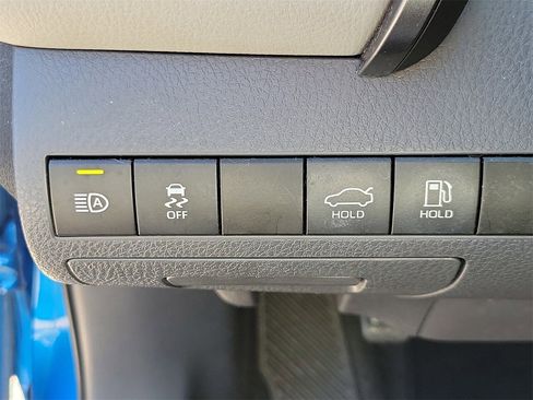 Used 2019 Toyota Camry SE image 31